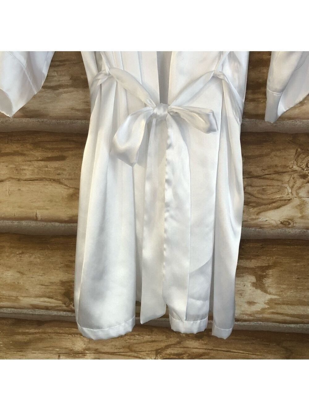 Gilligan & O’Malley white satin Bride robe size M/L - Picture 6 of 10